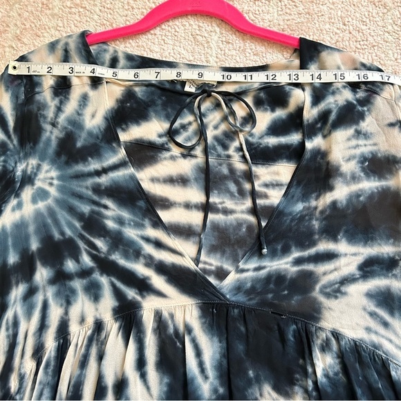 Young Fabulous and Broke Tie Dye Dress Size Large Ruffled No Slip - Picture 4 of 10